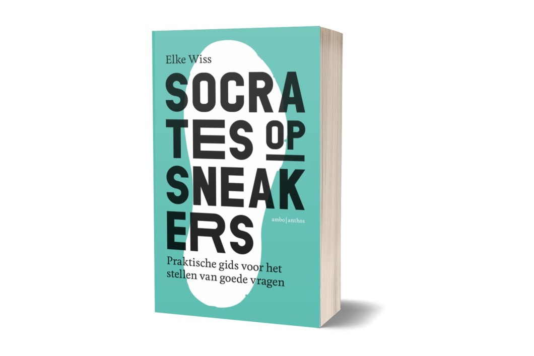 Elke-Wiss-Socrates-op-sneakers.jpg