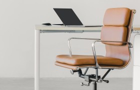 Lege bureaustoel 705x220.jpg