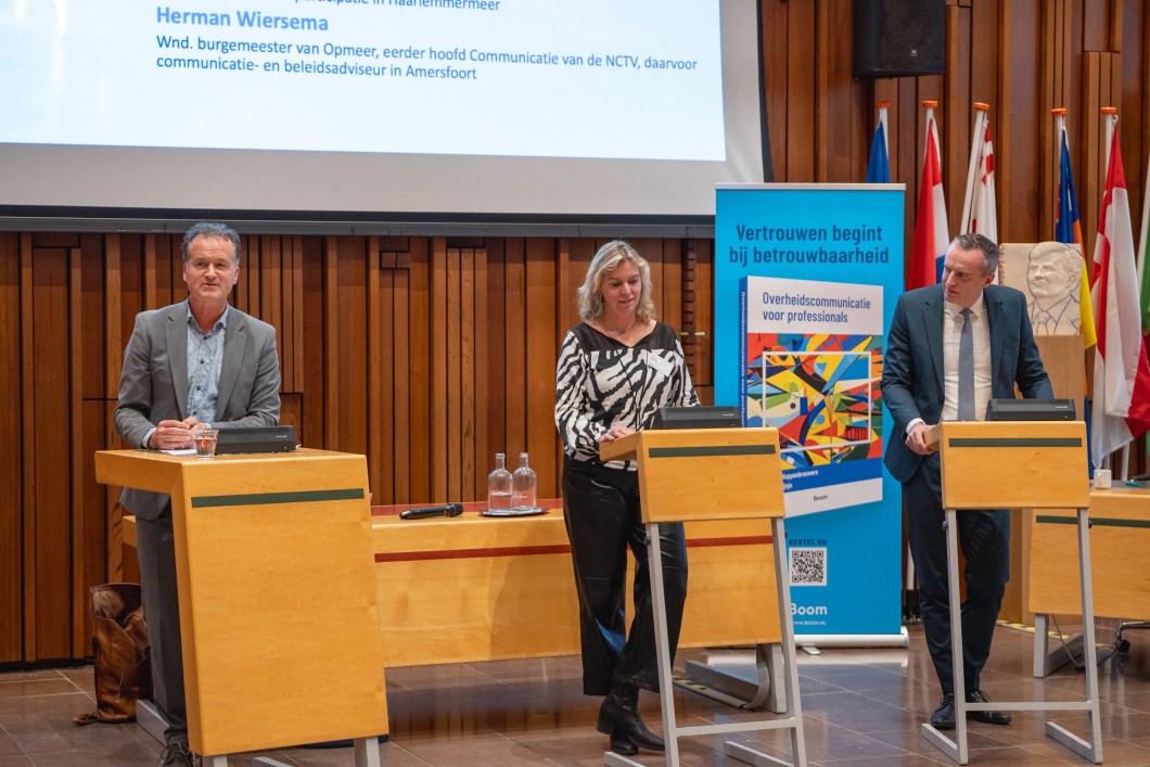 2025-11-10 panel.jpg