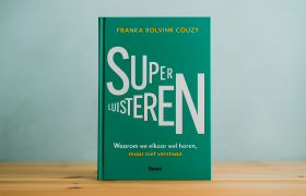 Franka Rolvink Couzy Superluisteren.png