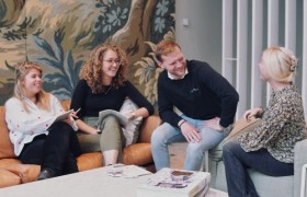 Young Logeion Jongprofessionals Groep Gesprek.jpg