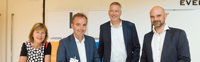 705-220ondertekening.gif
