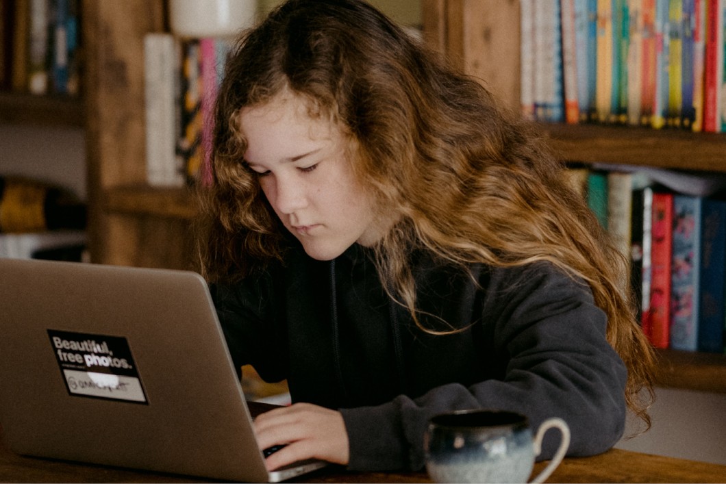 Student leerling online laptop 705x220.jpg