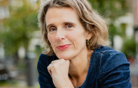 Letterlijk tussen de mensen staan