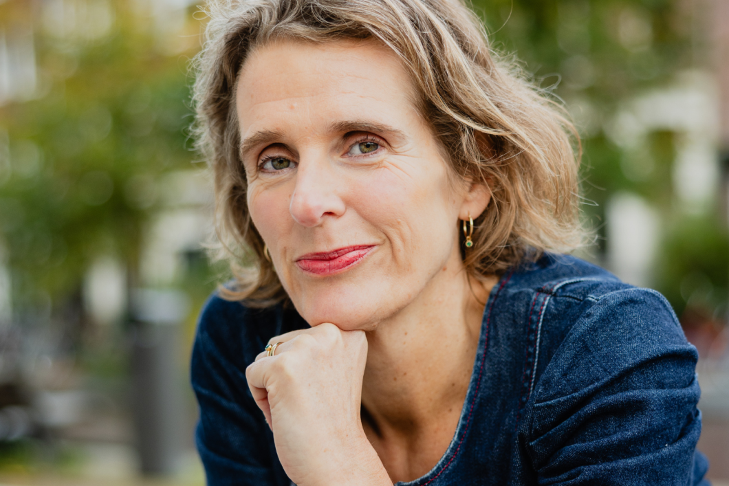 Letterlijk tussen de mensen staan