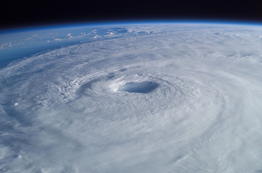 Orkaan storm hurricane tropical cyclone.jpg