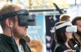 Virtual Reality VR 705x220.jpg