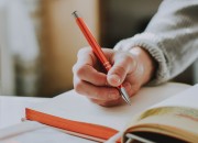 EN - Crisis Communication: an intriguing niche