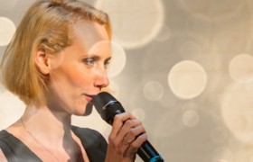 EvaBrouwer-Microfoon.jpg