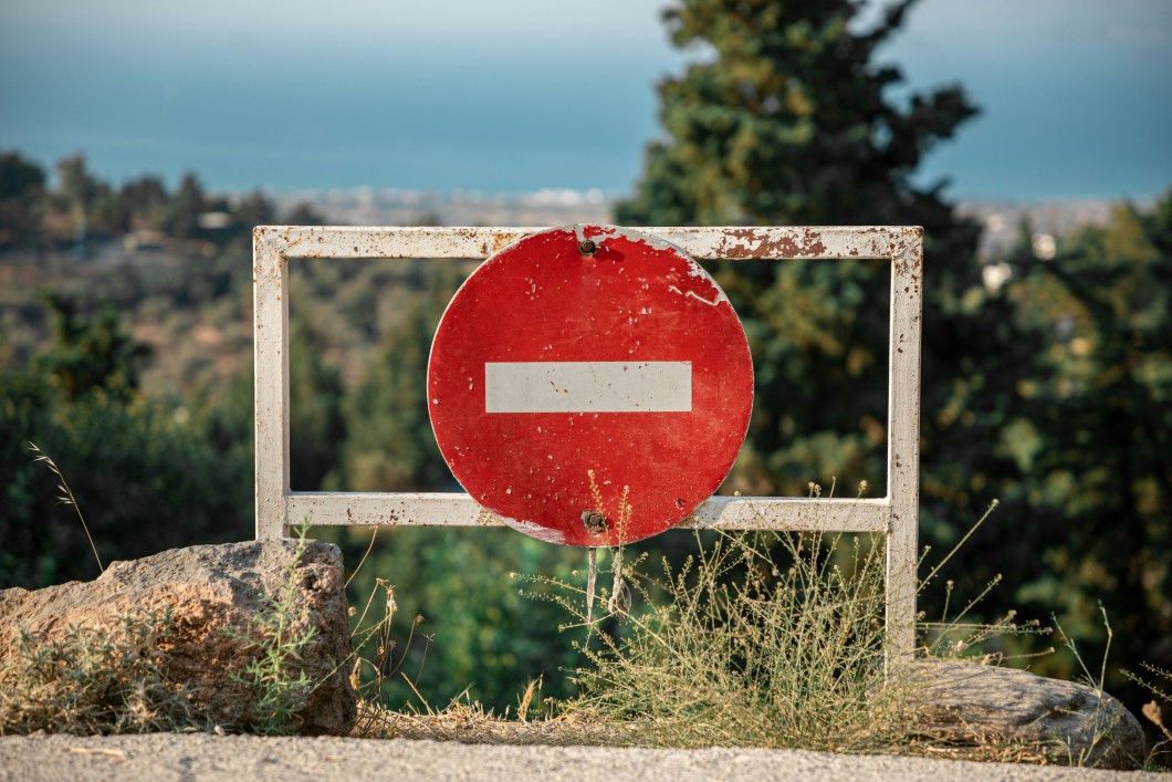 Stopbord grens geen toegang.jpg